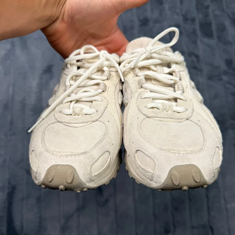 New Balance 204L Mens 8 Beige Cream Suede Athletic Sneakers U204LMMC